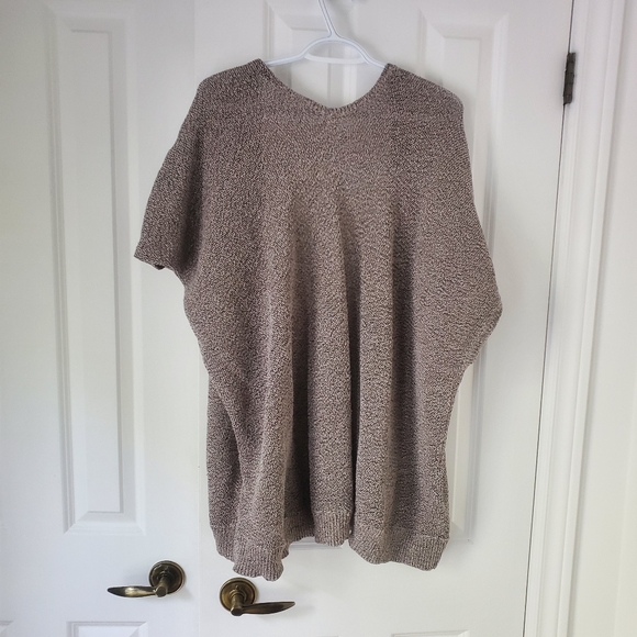 GUC Community Vest - Picture 2 of 5